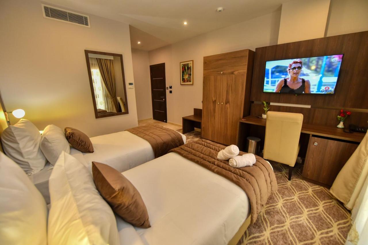 Mf Hotel Oran Bir El Djir Esterno foto
