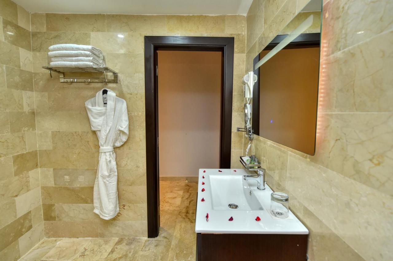 Mf Hotel Oran Bir El Djir Esterno foto
