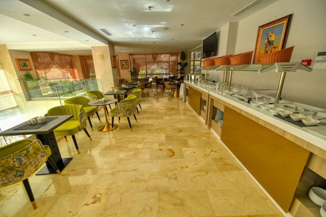 Mf Hotel Oran Bir El Djir Esterno foto