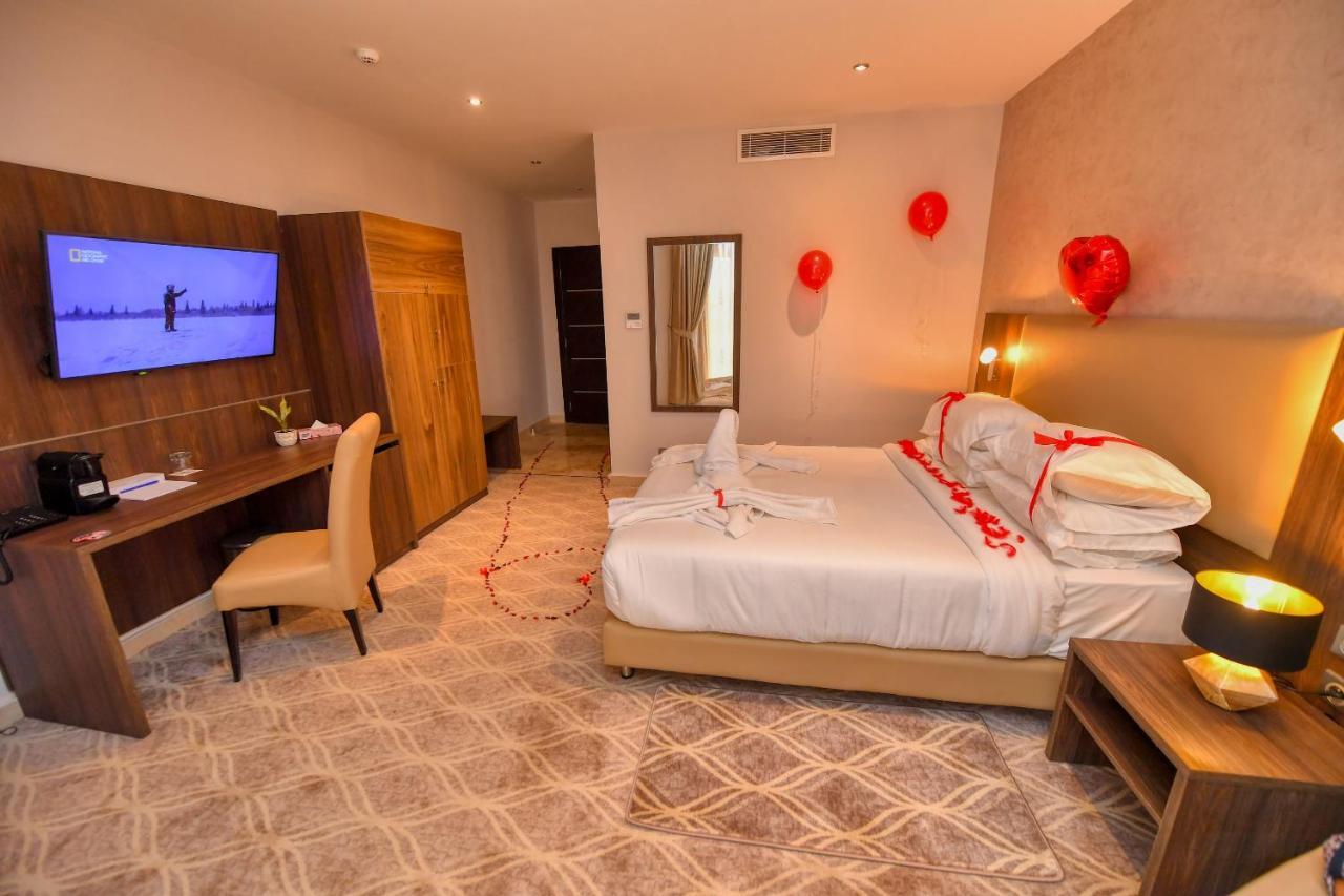 Mf Hotel Oran Bir El Djir Esterno foto