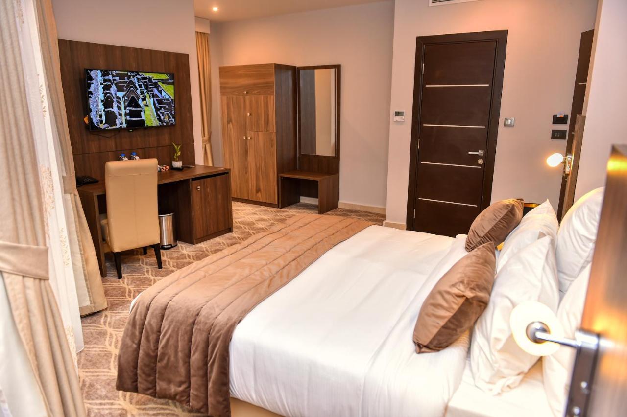 Mf Hotel Oran Bir El Djir Esterno foto